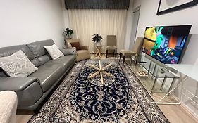 Adelaide Cbd Apartment - 3Br, 2Bath & Carpark