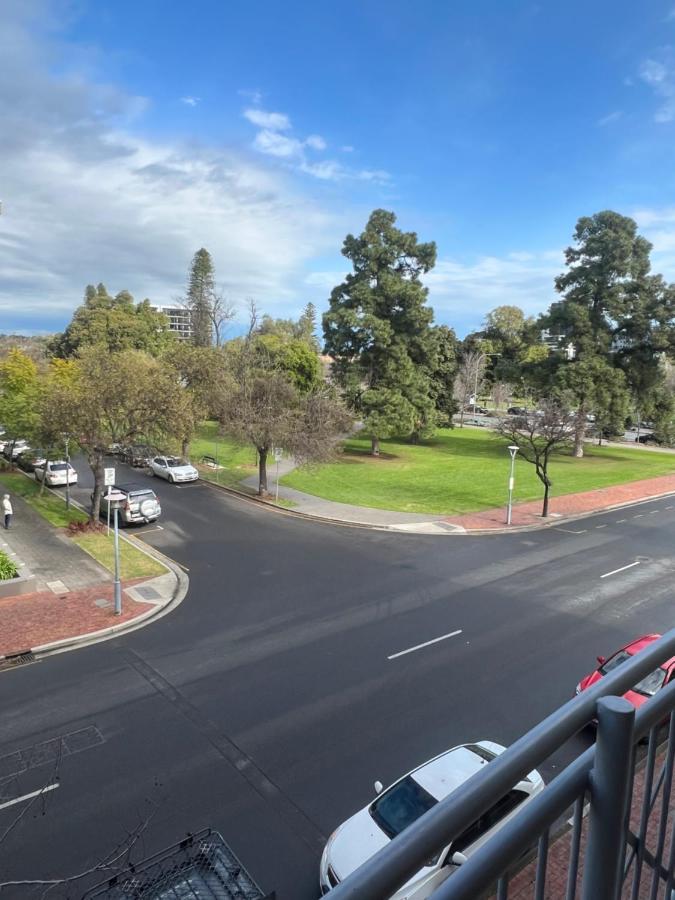Adelaide Cbd Apartment - 3Br, 2Bath & Carpark Exterior photo