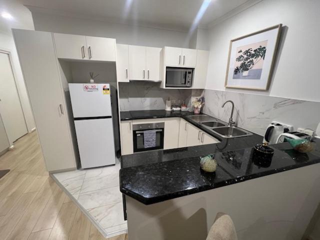 Adelaide Cbd Apartment - 3Br, 2Bath & Carpark Exterior photo