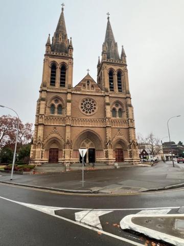 Adelaide Cbd Apartment - 3Br, 2Bath & Carpark Exterior photo